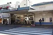 リニューアル前の北口駅舎（2012年2月）