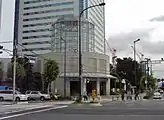 3番出口。豊洲センタービル前に設置。