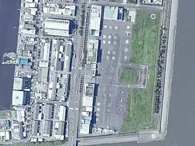 東京へリポートの航空写真国土交通省 国土地理院 地図・空中写真閲覧サービスの空中写真を基に作成