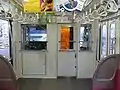 8次車（第26編成）の乗務員室仕切（初期車とほぼ同一）