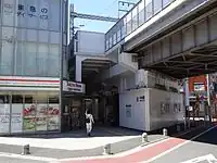 東急 駅出入口（2016年5月）