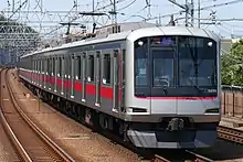 目黒線用の5080系(5190F・2019年8月 多摩川駅)