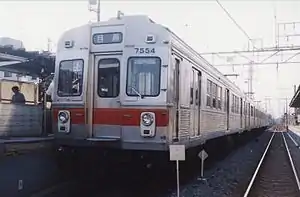 末期の目蒲線で運用された7200系(2000年8月3日 鵜の木駅)