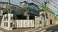 旧駅舎付近から現駅舎を見る