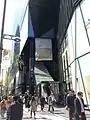 外堀通りに面した入口（2016年3月31日撮影）