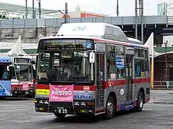 KK-ME17DF改東急バス 二子玉川駅 - 宇奈根循環線：CNGエンジン車（フラットフィールド改造）
