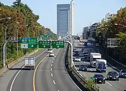 東名川崎寄りの跨道橋から。写真奥が渋谷方面