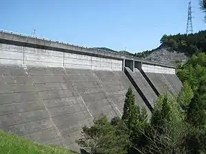 富永ダム（富永町、2008年（平成20年）5月）