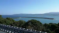 富岡城址から巴崎（砂嘴）、坂瀬川、天草市通詞島方面を望む（苓北町）