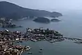医王寺太子殿から望む大可島(中央の丘陵部)