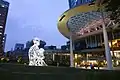 オーバル広場《ルーツ》