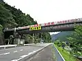 国道168号をまたぐ野尻水路橋
