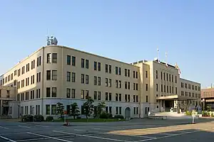 富山県庁