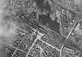 1952年（昭和27年）11月9日に米軍によって撮影された富山駅周辺の航空写真。富山駅北には牛島のどぶが写っている。