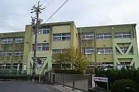 栄小学校