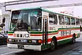 高速バス（廃車済）。元貸切車でいわゆる「バケルトン」改造車である。