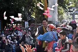 厄除飴まき行事