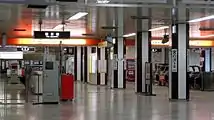 改札口