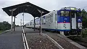 ホームに停車中の列車（2017年8月）