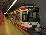 路面電車車両に対応した低床式プラットホームも設置された場合もある(ボーフム)