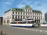 ヤシ市電へ譲渡後のST10形(後方)(2011年撮影)