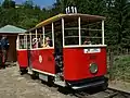 園内の小さな路面電車