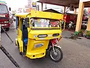 乗客定員6人のトライシクル（側車タイプ）