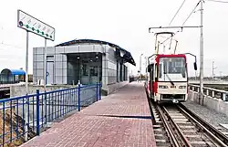 T4号線のトロイエシュティナ2駅（Троещина-2）は近郊列車（ウクライナ語版）との接続駅である