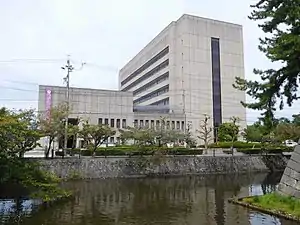 津市役所