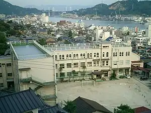 1937年(昭和12年)竣工の土堂小学校。『ふたり』『てっぱん』『かみちゅ!』などに用いられた。林芙美子、大林宣彦の母校でもある。