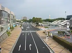 左側のビルはQ't。(2005年8月)