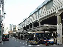 高架下のバスターミナル(東急東横線綱島駅〔神奈川県横浜市〕)