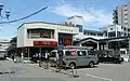 西口駅前(2012年5月) - 当時存在したマクドナルド(現在はドトールコーヒー)