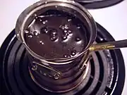 ジェズヴェを煮立たせているところ