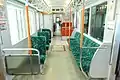 更新後の第5編成の車内