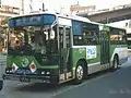 増備車両。エアサス化や前扉のグライドスライド化などの仕様変更が行なわれた (B-X324)