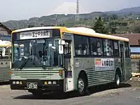 外観は一般路線車、中身は貸切車（富士急グループ）