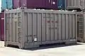 旭化成ケミカルズの製品輸送用に日陸よりリースで借り受けている、子会社の【センコー岡山】名義で登録された鉄道用、20ft型バルクコンテナ。（岡山県／東水島駅にて、2005年5月29日撮影。）