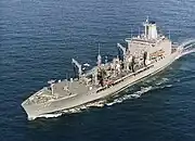 広義の兵器の一例、補給艦（写真は米軍のUSNS Big Horn）