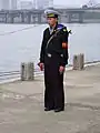 冬季水兵。警務員（경무원、憲兵に相当）腕章をつけている。