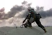 海岸線を確保する海兵隊員