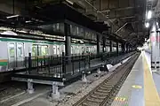 「TRAIN SUITE 四季島」専用ホーム全体の様子。エントランスドアの位置に合わせて乗降口がある（2017年8月）