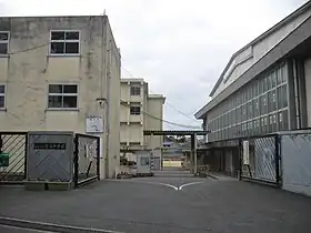 宇治市立宇治中学校(2012年1月8日撮影)