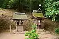 住吉社（手前）と香椎社（奥）