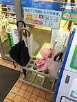 店先にある傘立て