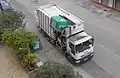 イタリアの収集車。自動サイドローダー