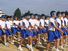 中学生の行進