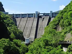 浦山ダム（浦山川）高さ156m