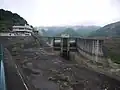 ダム湖側から見たダム堤体（2012年9月）