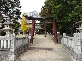 艮御崎神社の境内入口の鳥居扁額に「艮御崎宮」と記されている。